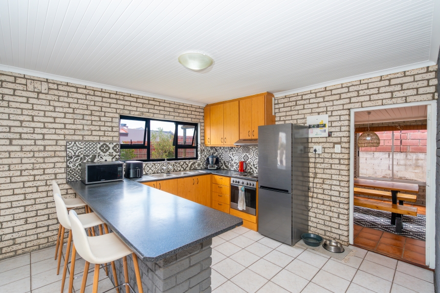 4 Bedroom Property for Sale in Myburgh Park Western Cape